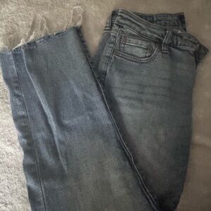 Aeropostale Women's Straight Leg Midrise kick crop jeans.